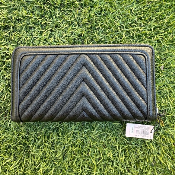 Large Wallet with Zip Victoria’s Secret - Picture 3 of 4